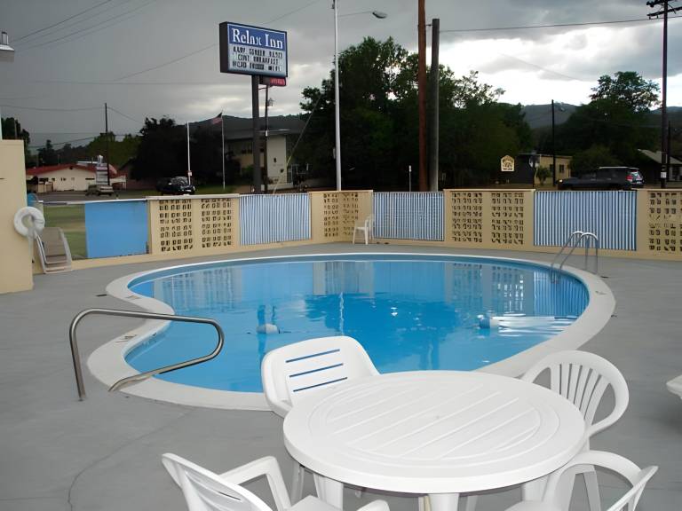 Relax Inn Yreka — photo 4