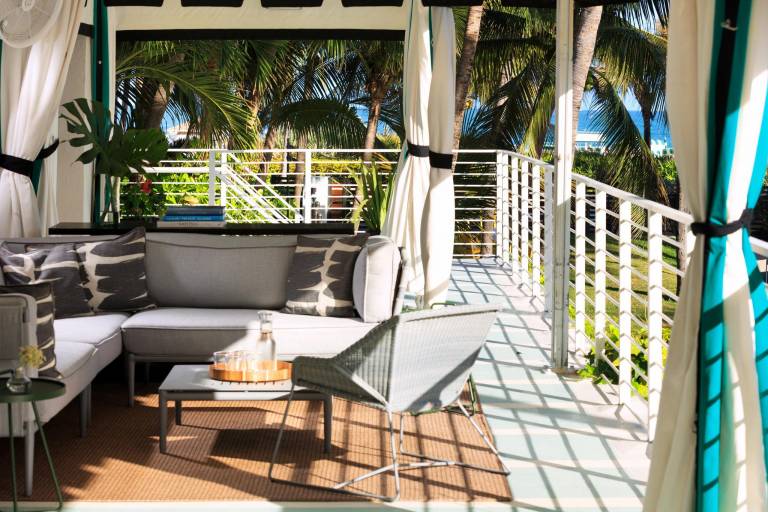 Kimpton Surfcomber Hotel By IHG — photo 5