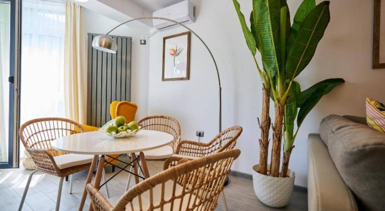 Pleasant holiday apartment with pool & hot tub | Beach nearby | Pets allowed — photo 4