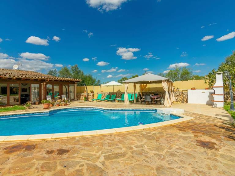 44512 Finca Capbaix
