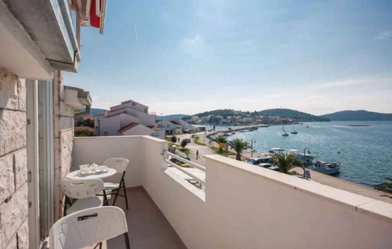 Studio flat Rogoznica