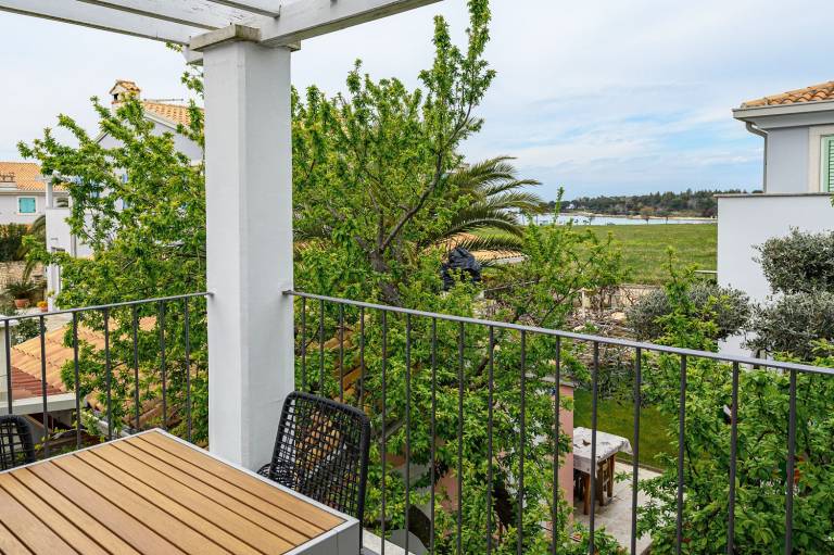 Pet-friendly apartment just 500 metres from the beach with sea views — photo 3