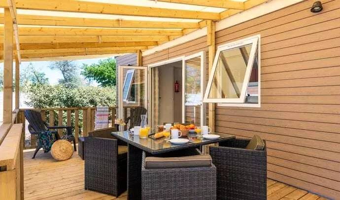 Mobile home with pool, terrace & BBQ — photo 4