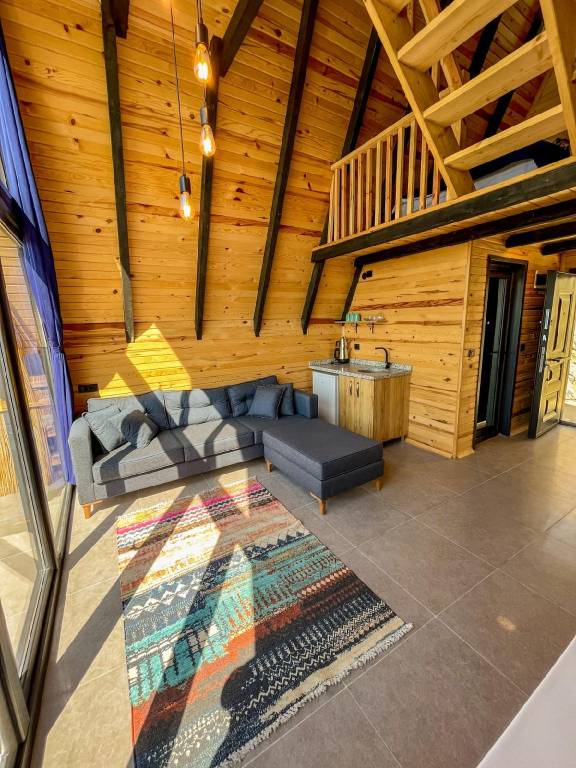 Bungalow with hot tub — photo 5