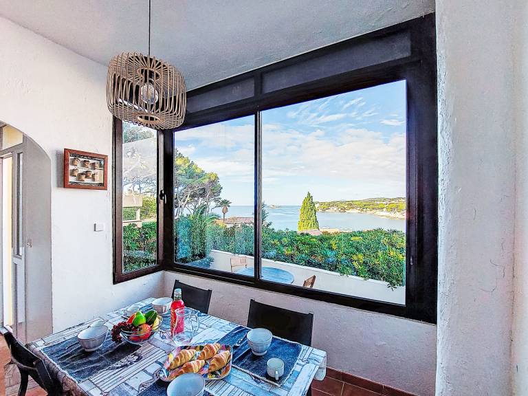 Fully equipped holiday apartment with patio, yard & barbecue | Sea view | Close to the beach | Dogs allowed — photo 5