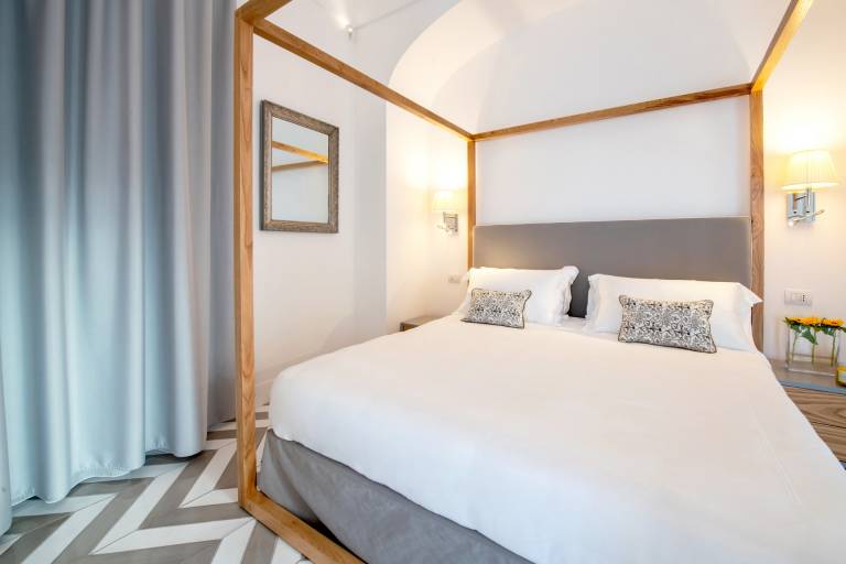 Luxury Suite with Terrace — photo 3