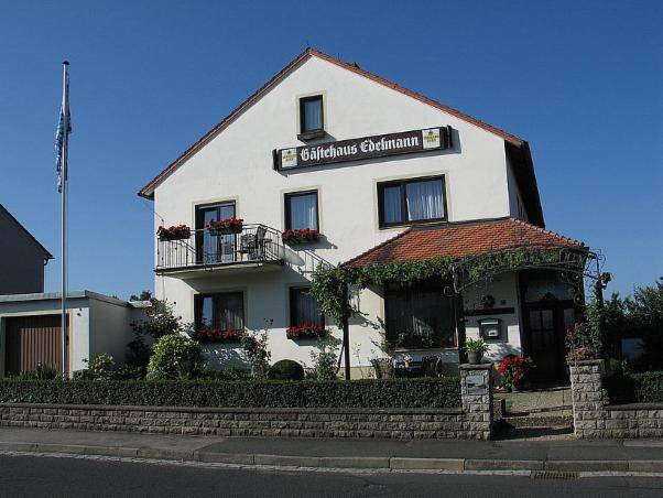 Private room with yard | Garden view in Schweinfurt