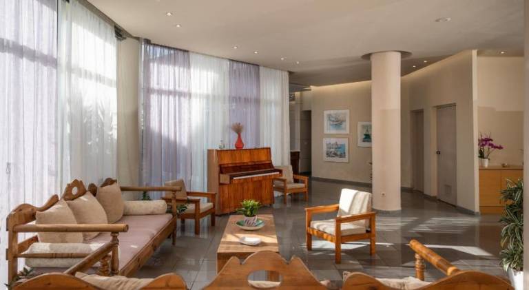 Nice serviced apartment with patio, pool & garden | Beach nearby | Dogs allowed — photo 3