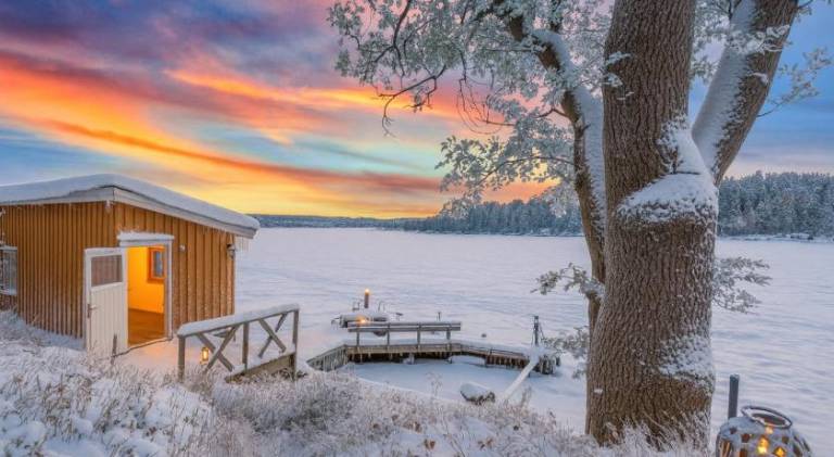 Chalet with jacuzzi in Oslo