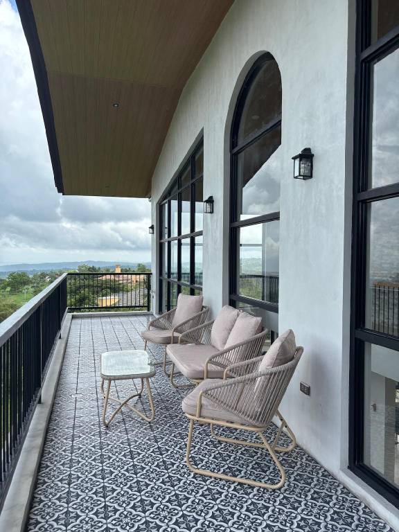 Villa with BBQ & pool | Pet-friendly — photo 5