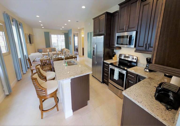 Fully equipped vacation home with garden, grill & hot tub | Pet-friendly — photo 4