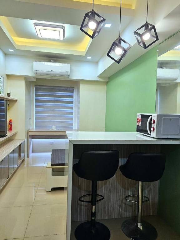 Beautiful rental apartment with patio & pool | Suitable for remote work | Pets are welcome in Quezon City