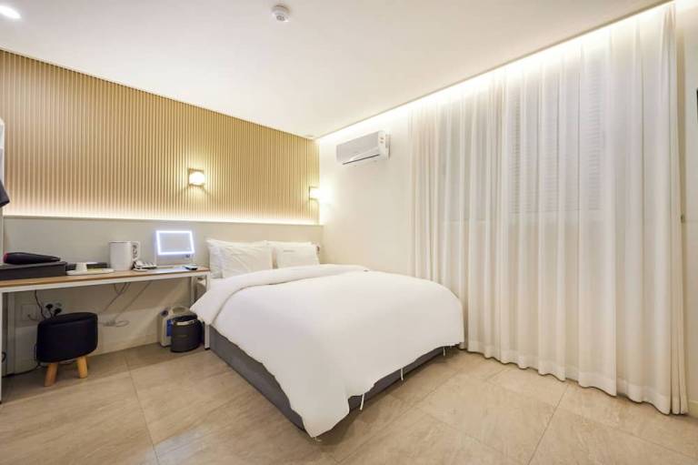 Urban Hotel