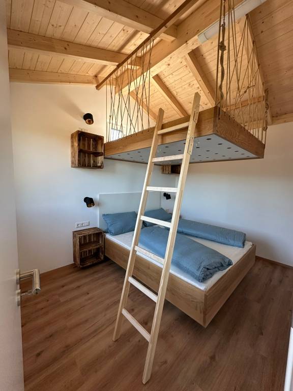 Holiday Home 'Haus Kirsche' with Private Terrace, Wi-Fi & AC – Dog Friendly — photo 3