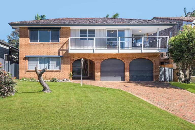 House Lake Cathie