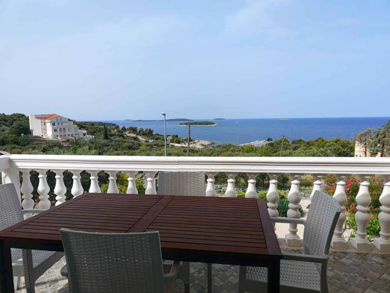 Holiday apartment Rubi 3, a beautiful apartment with an enchanting view of the sea in Sibenik