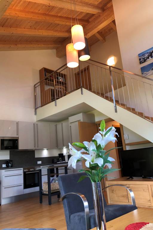 House with patio | Mountain view — photo 2