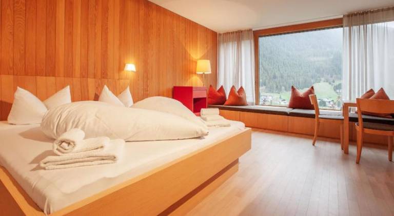 Holiday apartment with sauna & yard | Ski nearby | Pets are welcome in Gaschurn