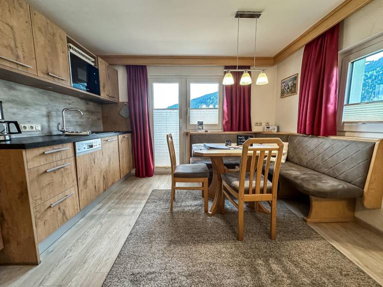 Family-oriented lovely holiday apartment with terrace, yard & grill | Close to the ski | Pet-friendly — photo 5
