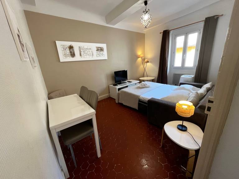 Fully equipped pleasant rental apartment | Close to Castle Hill | Beach nearby | Dogs allowed — photo 5