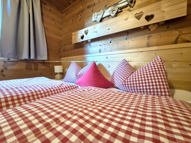 Ferienwohnung mit Hund in Alpbach für max. 4 Personen Ferienwohnung mit Hund in Alpbach für max. 4 Personen