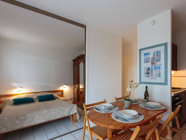 Rental apartment with yard, pool & terrace | Pets allowed — photo 5