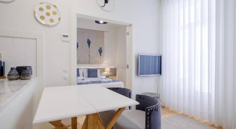 Rental apartment with patio | Next to Dom Luís I Bridge | Good for workation — photo 3