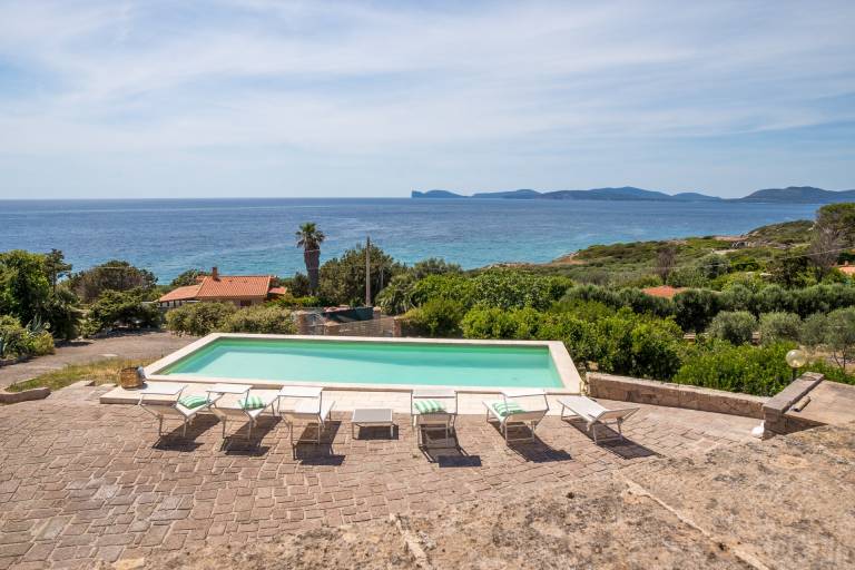 Villa 'Coral Bay' with Sea View, Wi-Fi and Air Conditioning — photo 3