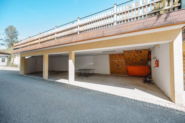 Holiday apartment with BBQ & yard — photo 4