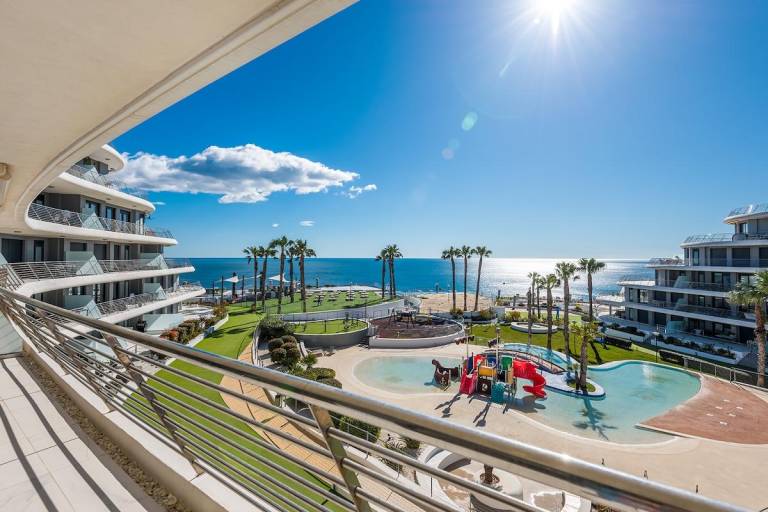 Infinity View Luxury Beachfront. Pools/Jacuzzi/Gym in Elche
