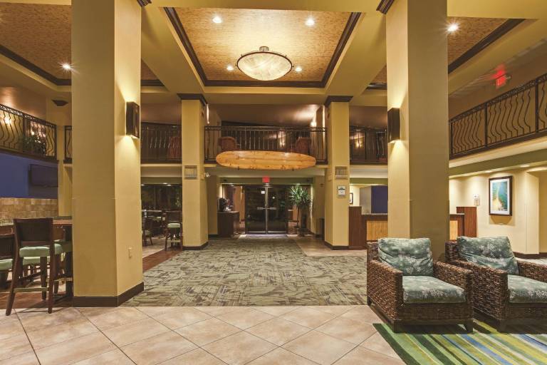 La Quinta Inn & Suites by Wyndham Cocoa Beach Oceanfront — photo 4