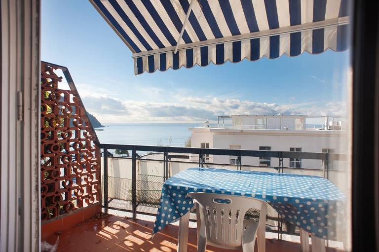 Fully equipped holiday apartment | Sea view | Next to the beach | Pets are welcome — photo 5