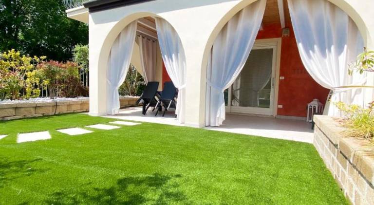 Pleasant holiday apartment with pool | Pet-friendly in Sirmione