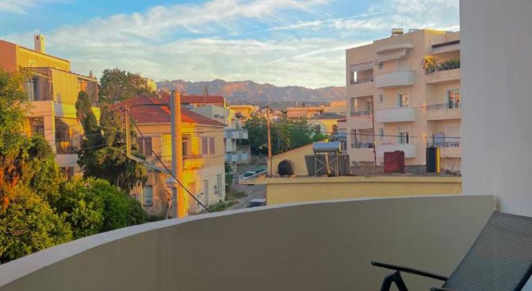Rental apartment with yard & terrace | Perfect for remote work — photo 5