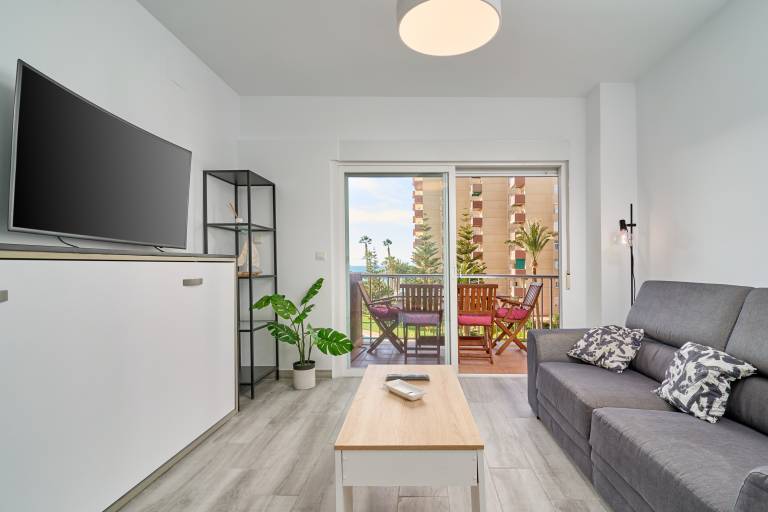 Fully equipped holiday apartment with fast internet, pool & yard | City view | Close to the beach | Dogs allowed — photo 2