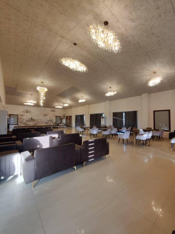 Lodge with pool, patio & barbecue — photo 4