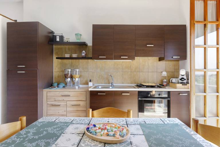Apartment 'L'oasi Di Alice' with Mountain View, Wi-Fi and Air Conditioning — photo 4