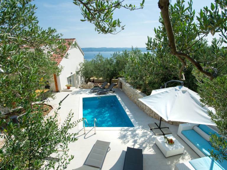House with garden, patio & barbecue | Nature view — photo 2
