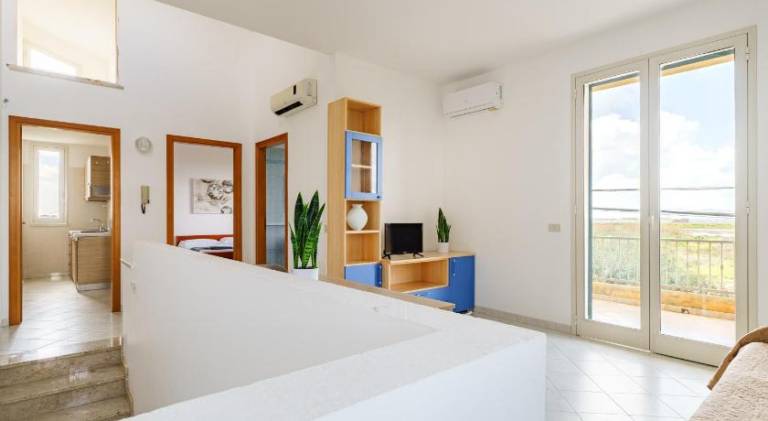 Vacation home with patio | Pets allowed — photo 2