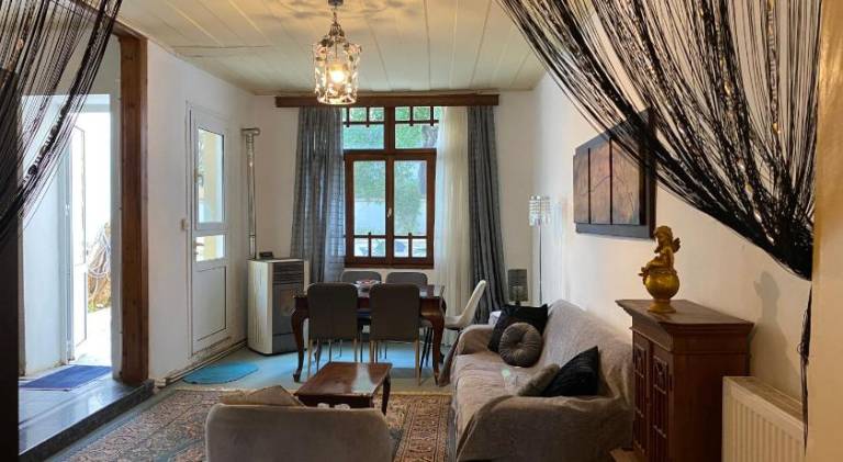 Spacious vacation home with patio & garden | Next to the beach | Perfect for remote work | Dogs allowed in Lesvos