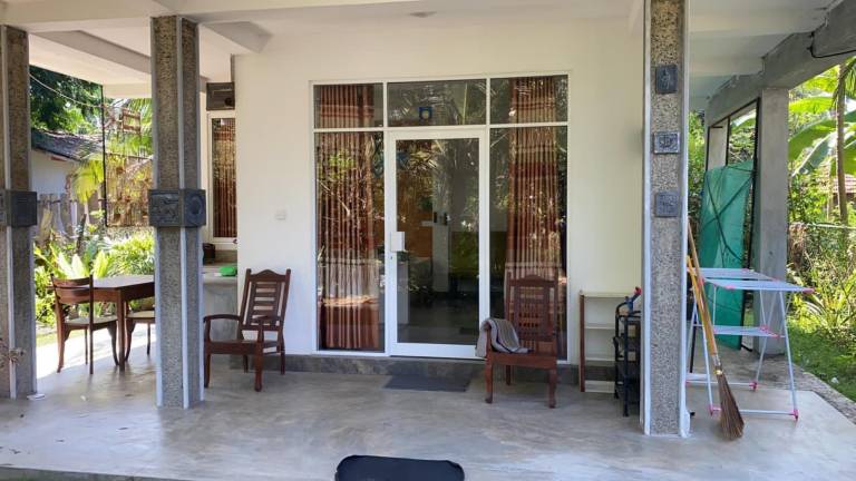 Vacation home | Close to the beach | Suitable for remote work | Pets allowed in Hikkaduwa