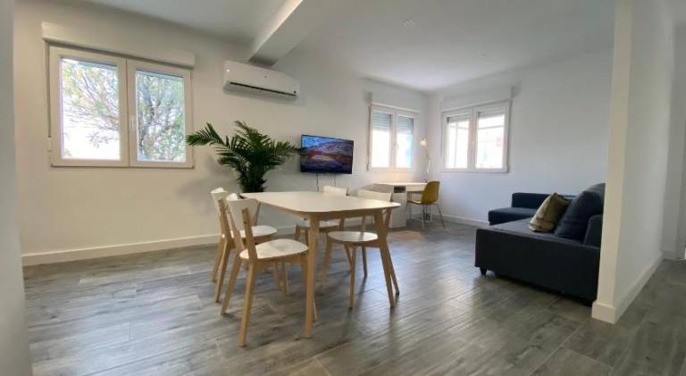 Vacation home with patio | Pets are welcome — photo 3