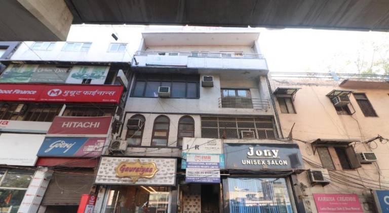 Twamev couple Friendly Rajouri garden by The Arrow — photo 5