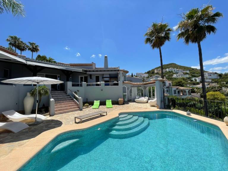 Spacious vacation home with patio, garden & private pool | Pet-friendly in Denia