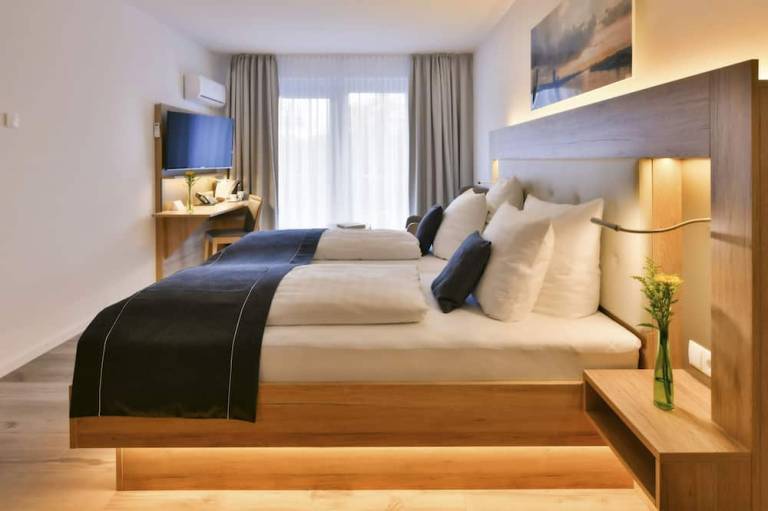 Four Stars by City Hotel