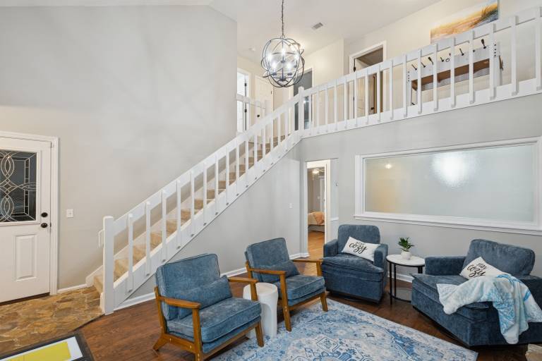 House  Avalon/Oglethorpe Mall Area