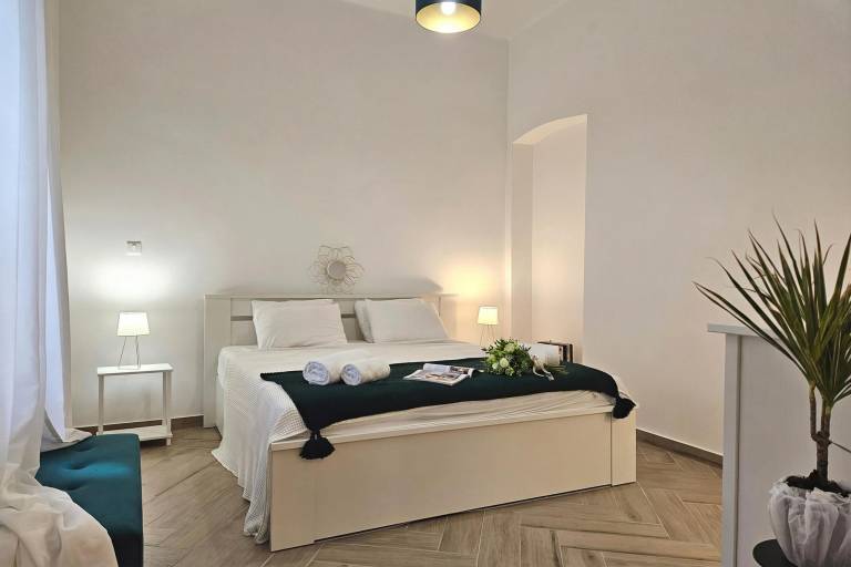 Rental apartment with patio — photo 2