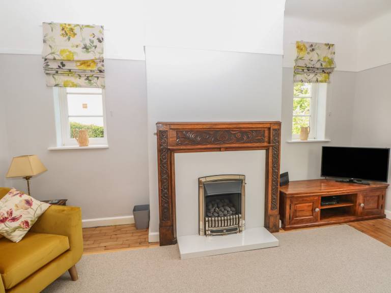Family-friendly pleasant cottage with yard | Pet-friendly — photo 4