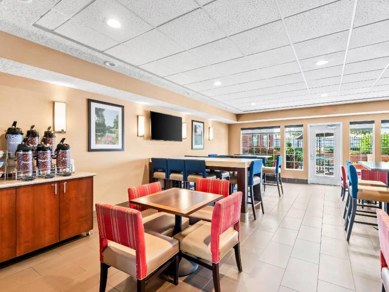 Comfort Suites Linn County Fairground and Expo — photo 4