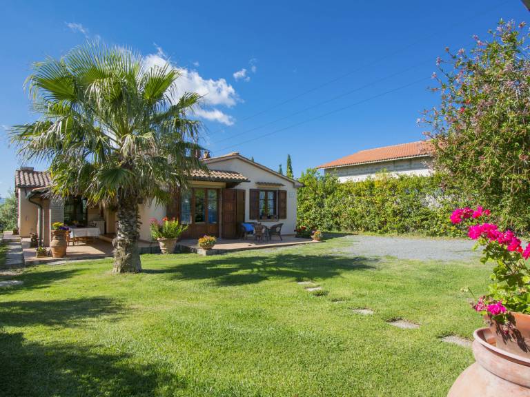 Vacation home with private pool, grill & patio | Dogs allowed — photo 2
